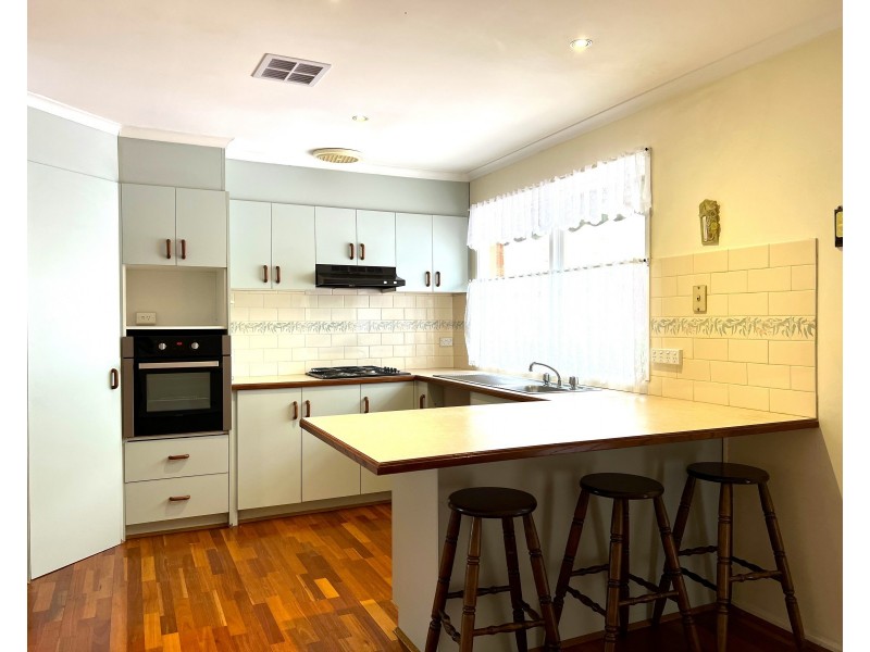 6 Henlow Rise, Hallam VIC 3803