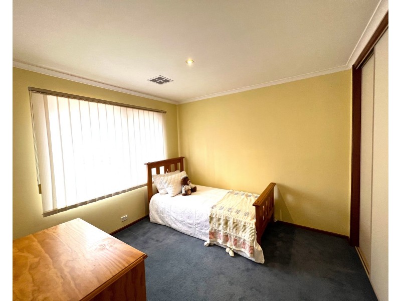 6 Henlow Rise, Hallam VIC 3803