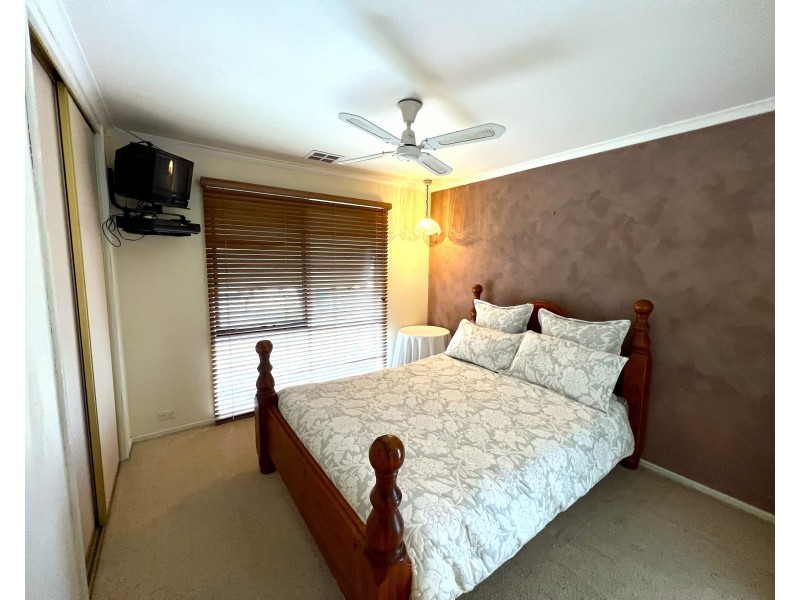 6 Henlow Rise, Hallam VIC 3803