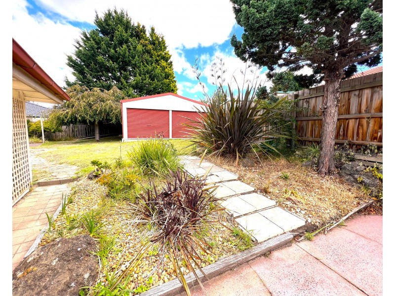 6 Henlow Rise, Hallam VIC 3803