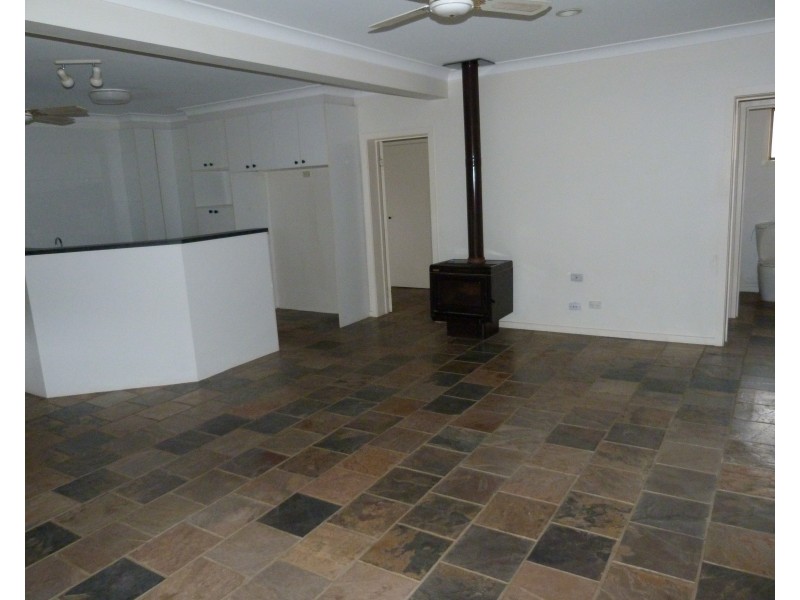 8 Glismann Road, Beaconsfield VIC 3807