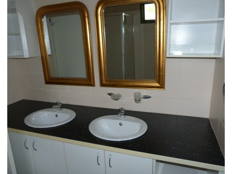 8 Glismann Road, Beaconsfield VIC 3807