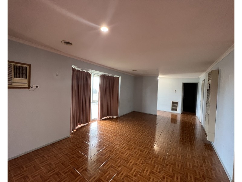 1 JASPER COURT, Hampton Park VIC 3976