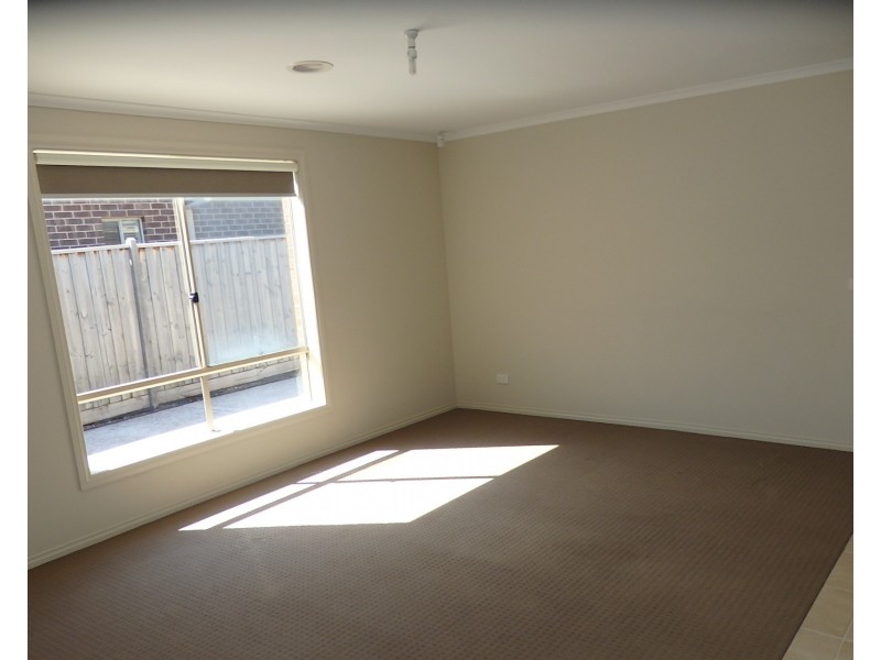 21 Lemon Grove, Cranbourne West VIC 3977
