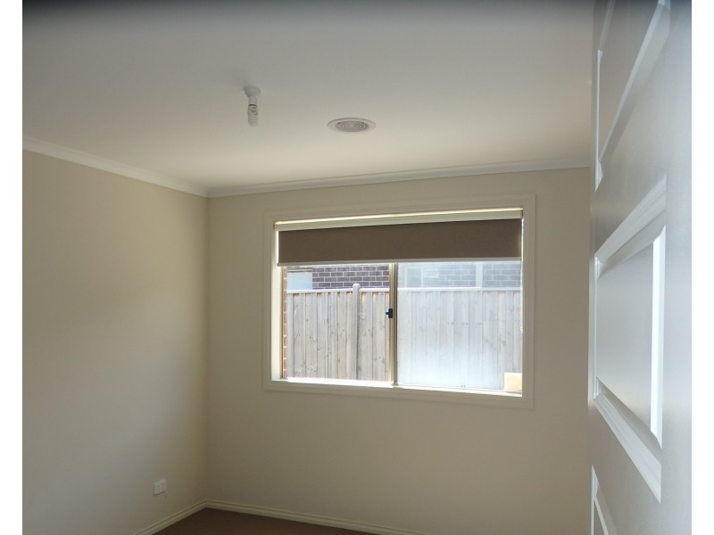 21 Lemon Grove, Cranbourne West VIC 3977