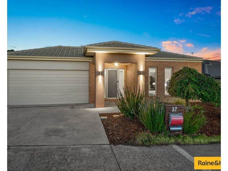 37 Windermere Boulevard, Pakenham VIC 3810