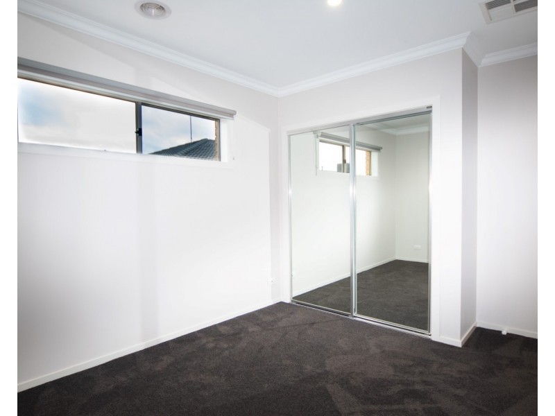 37 Windermere Boulevard, Pakenham VIC 3810