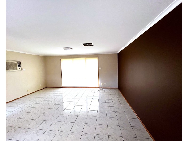 17 Warana Drive, Hampton Park VIC 3976