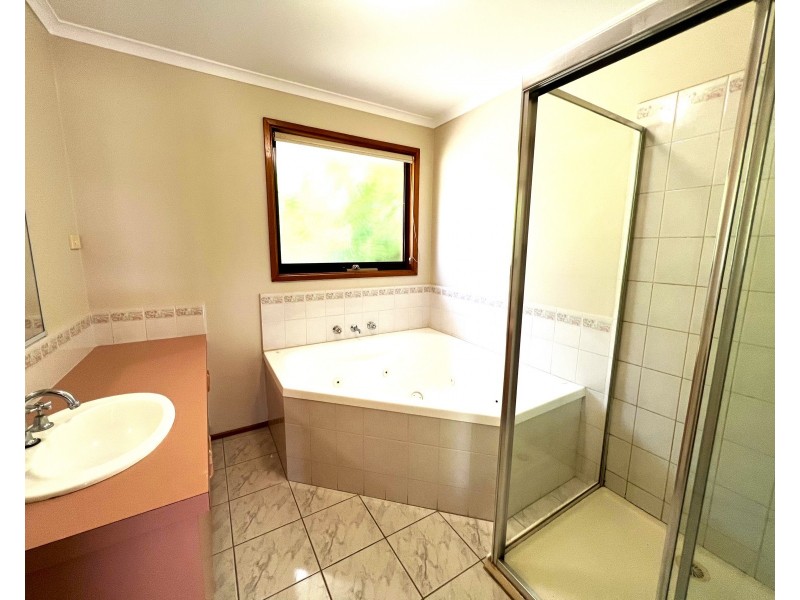 17 Warana Drive, Hampton Park VIC 3976