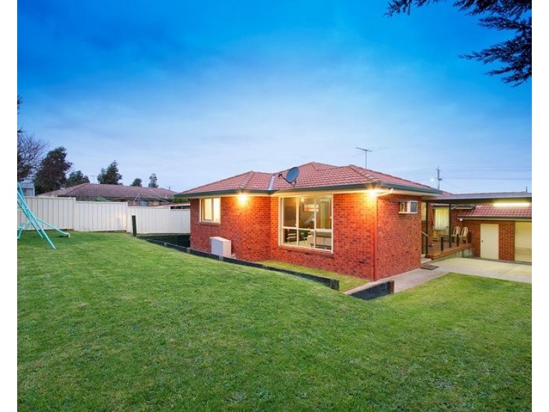 17 Warana Drive, Hampton Park VIC 3976