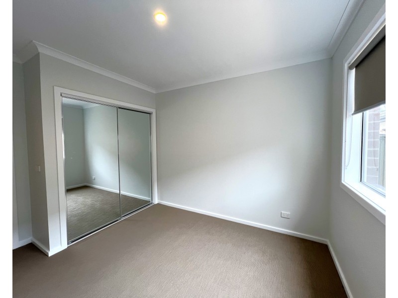 8 Silverstar Street, Pakenham VIC 3810