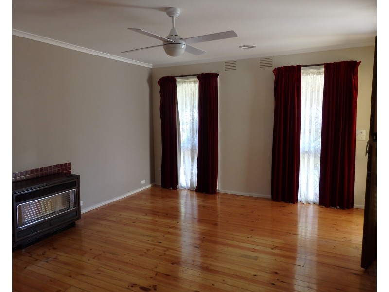 63 ALBERT ROAD, Hallam VIC 3803