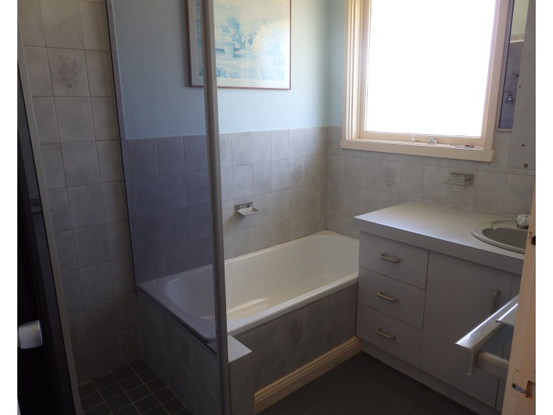 63 ALBERT ROAD, Hallam VIC 3803