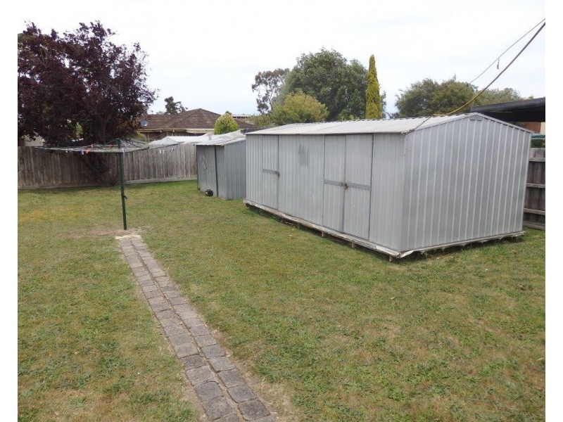 63 ALBERT ROAD, Hallam VIC 3803