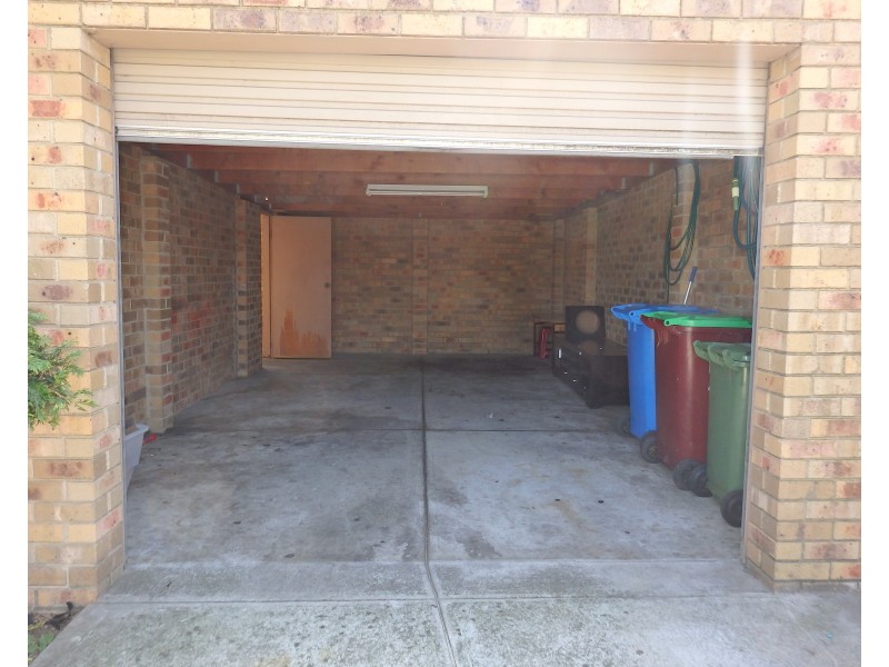 11 Warana Drive, Hampton Park VIC 3976