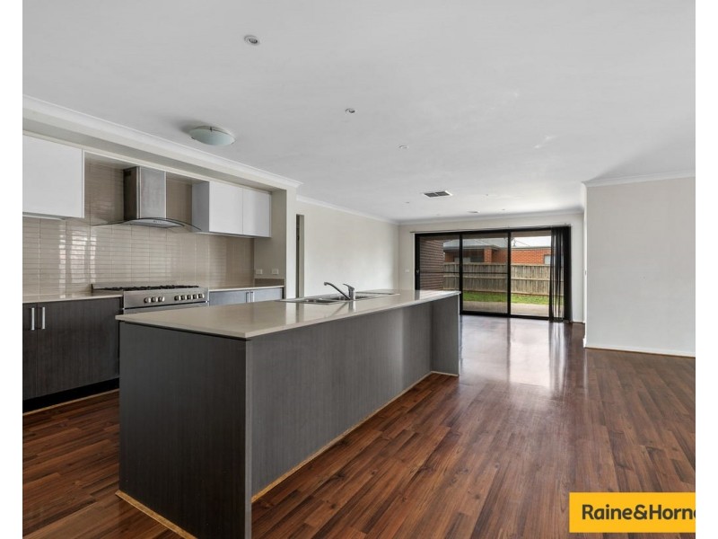 15 Pittos Avenue, Brookfield VIC 3338