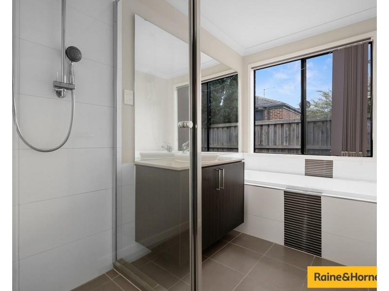 15 Pittos Avenue, Brookfield VIC 3338