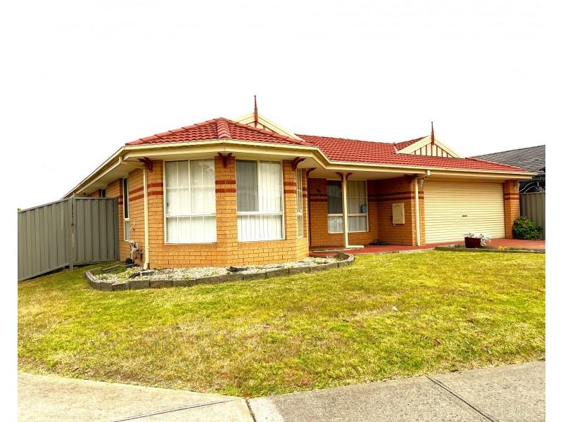 66 Stately Drive, Cranbourne East VIC 3977