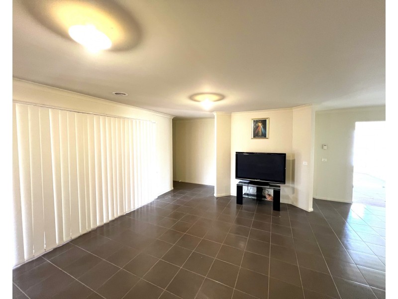 66 Stately Drive, Cranbourne East VIC 3977