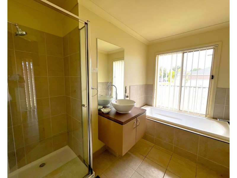 66 Stately Drive, Cranbourne East VIC 3977