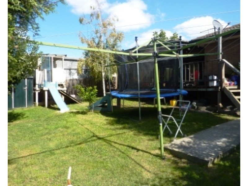 22 Weeden Crescent, Hallam VIC 3803