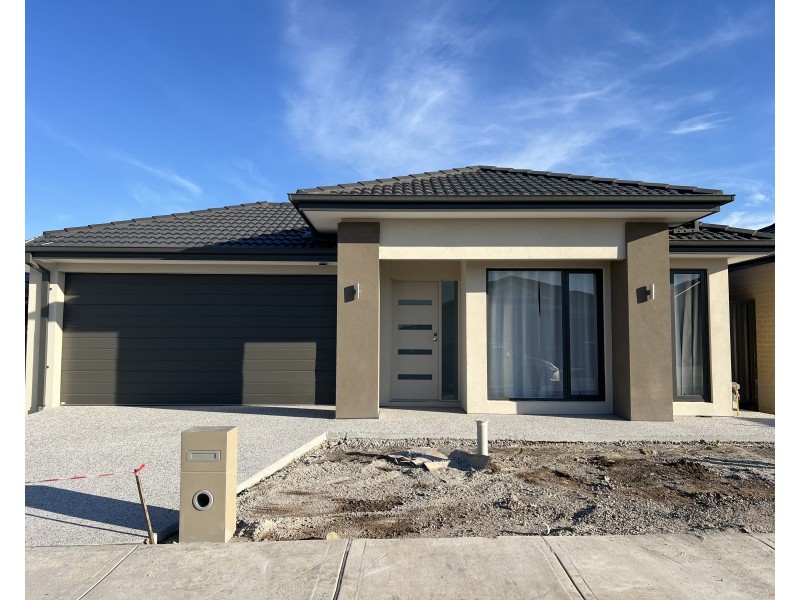 38 Frodo Circuit, Clyde VIC 3978