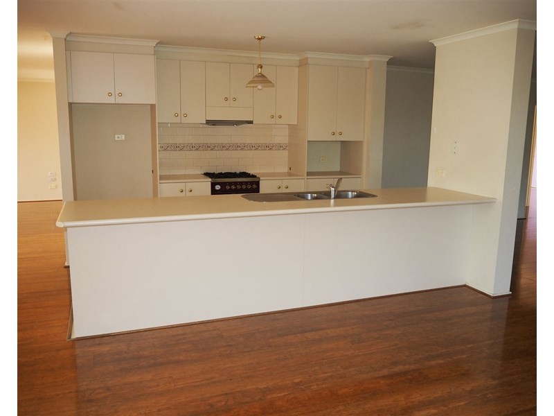 24 BOUNTY WAY, Berwick VIC 3806