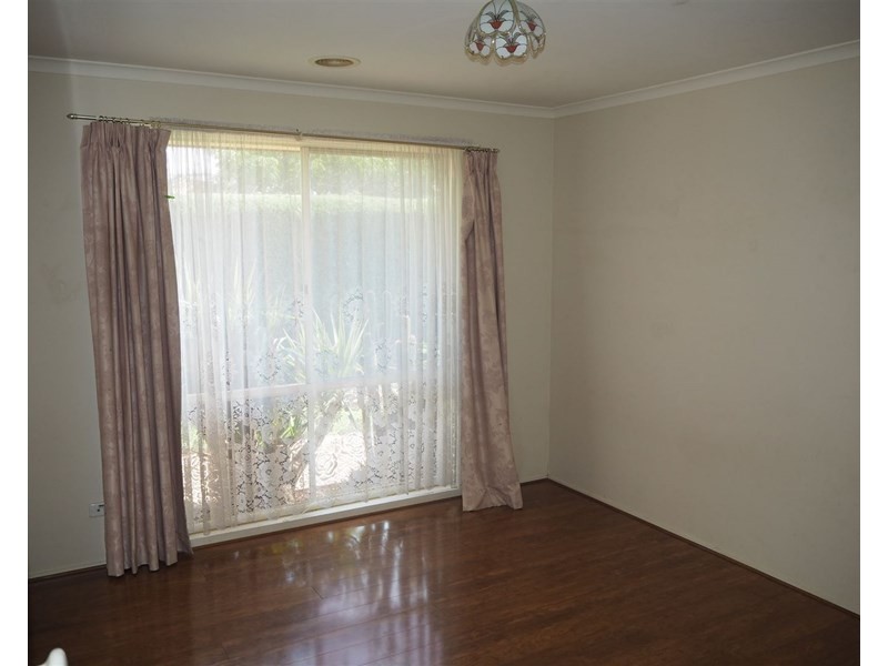 24 BOUNTY WAY, Berwick VIC 3806
