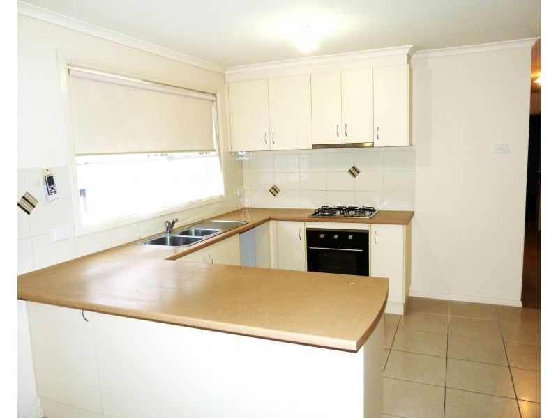 9 Jennifer Court, Pakenham VIC 3810