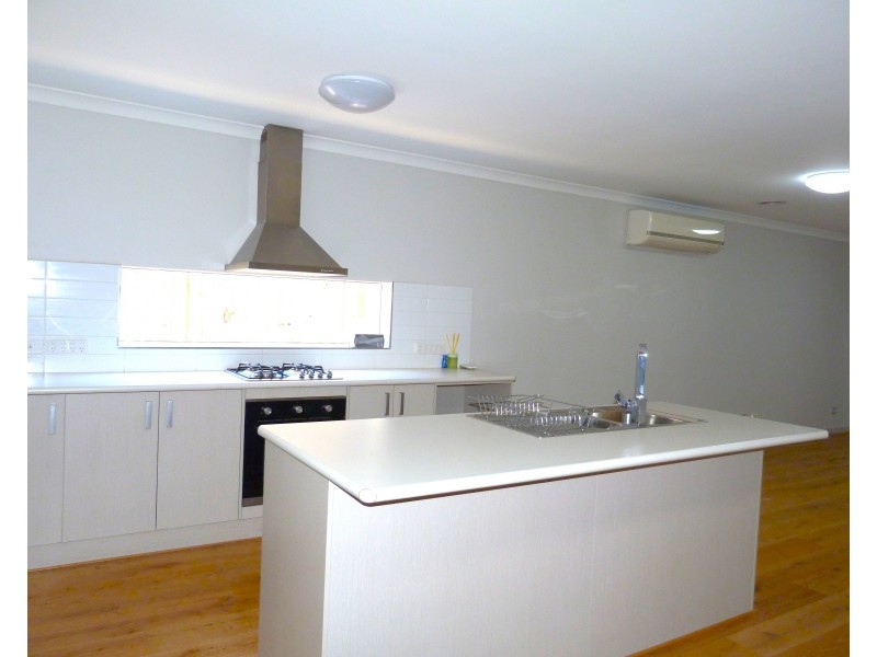 152 Primrose Avenue, Officer VIC 3809