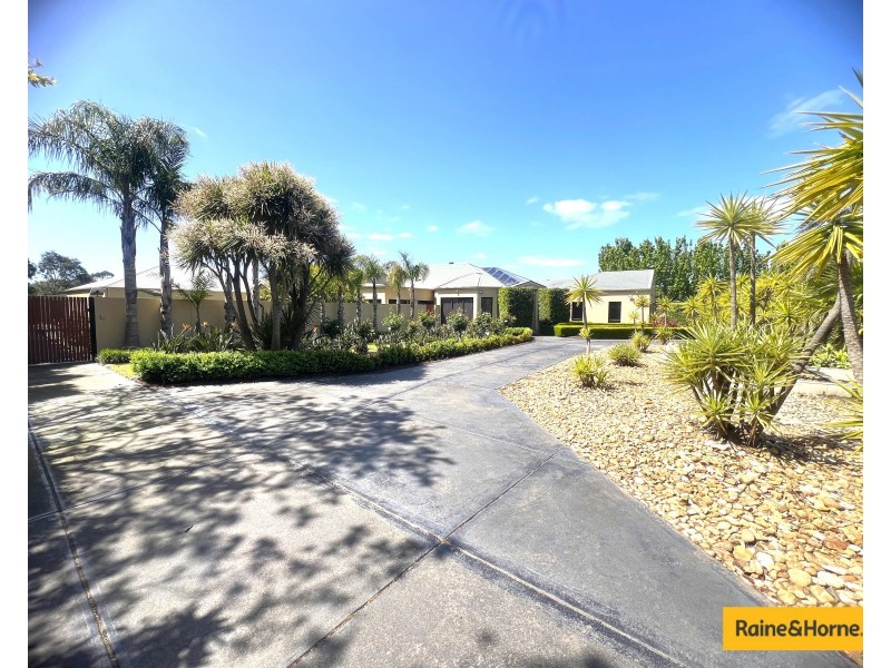 66-68 Brookvale Close, Beaconsfield VIC 3807