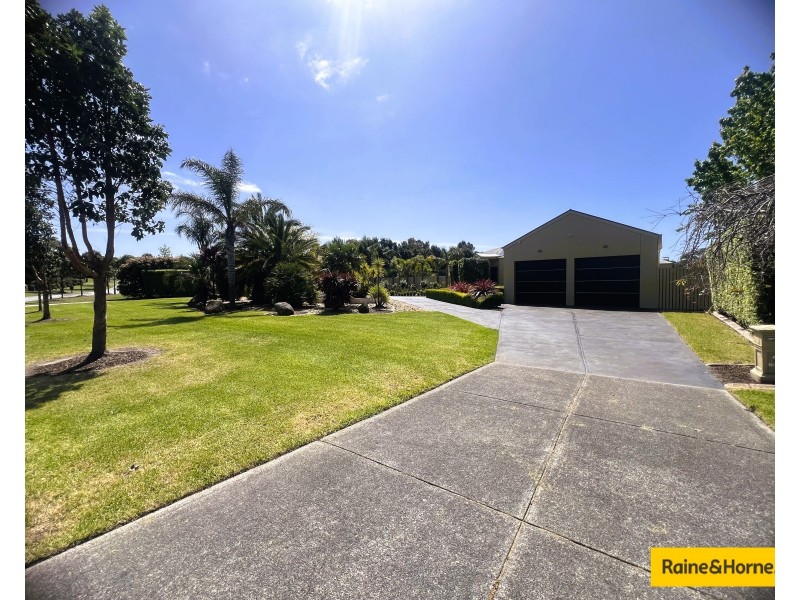 66-68 Brookvale Close, Beaconsfield VIC 3807