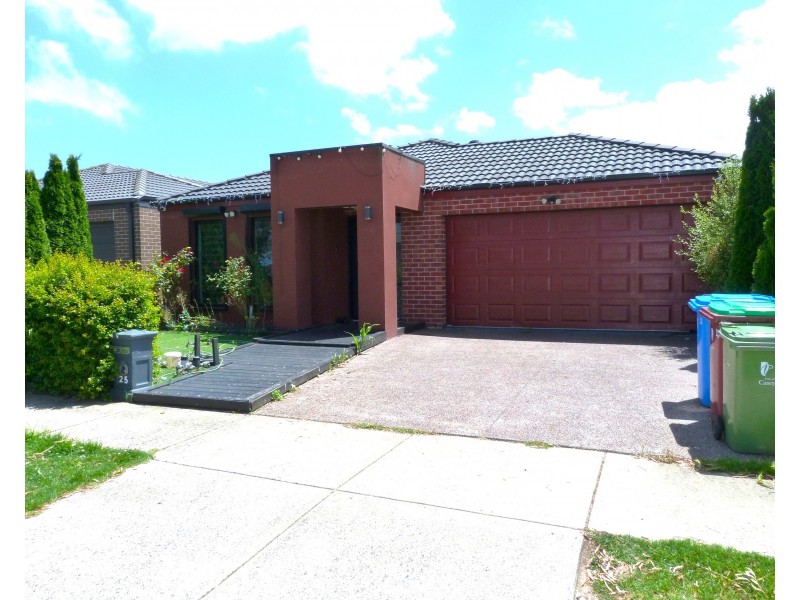 25 Naas Road, Clyde North VIC 3978