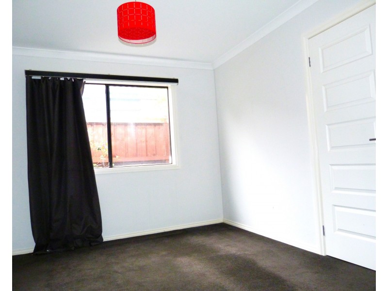 25 Naas Road, Clyde North VIC 3978