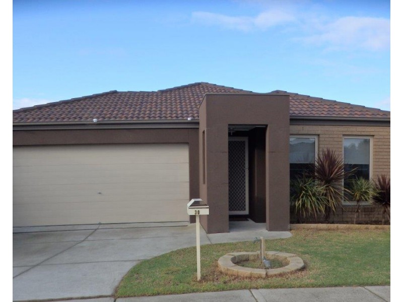 30 THE GLADE, Hampton Park VIC 3976