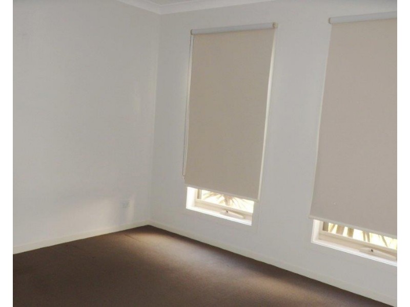 30 THE GLADE, Hampton Park VIC 3976