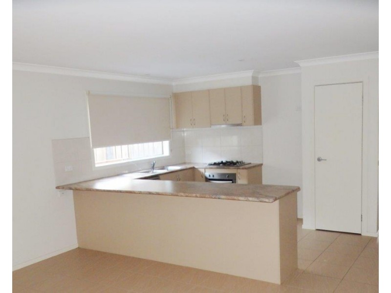 30 THE GLADE, Hampton Park VIC 3976