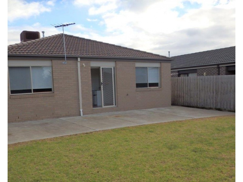 30 THE GLADE, Hampton Park VIC 3976