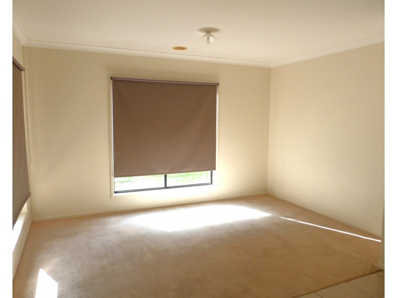 14 White Gum Way, Cranbourne North VIC 3977