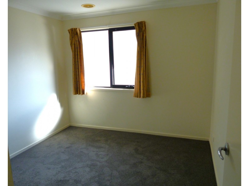 14 White Gum Way, Cranbourne North VIC 3977