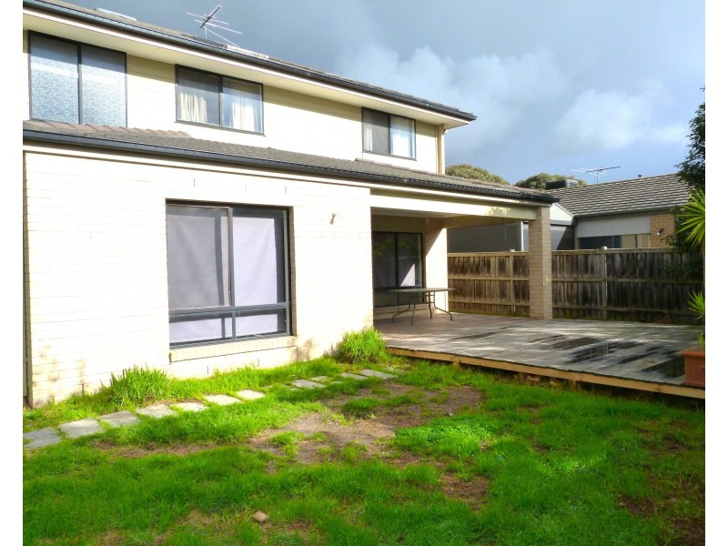 14 White Gum Way, Cranbourne North VIC 3977