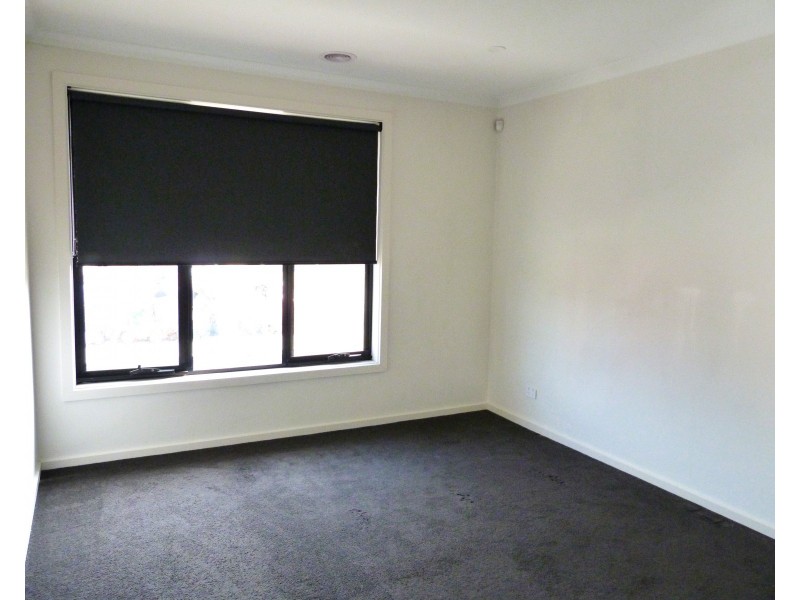 17 Melodie Drive, Officer VIC 3809