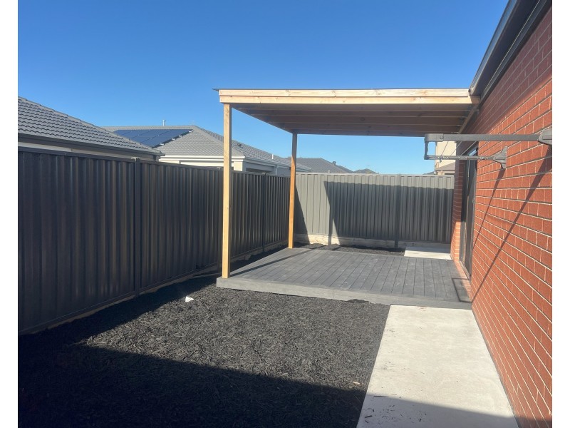 17 Melodie Drive, Officer VIC 3809