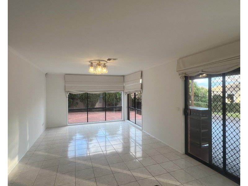 41 Robinswood Parade, Narre Warren South VIC 3805