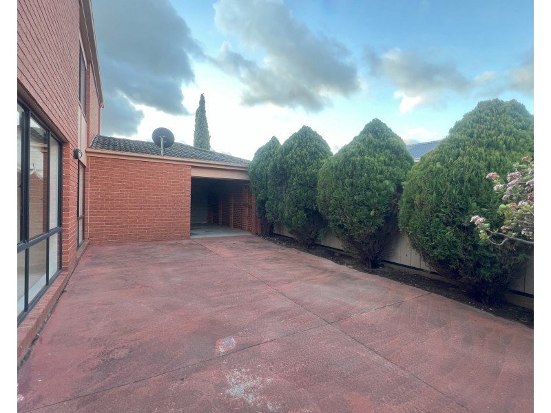 41 Robinswood Parade, Narre Warren South VIC 3805