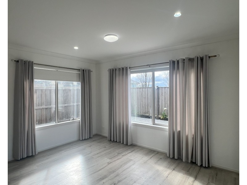 25 Observatory Street, Clyde North VIC 3978