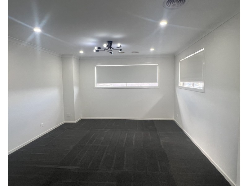 25 Observatory Street, Clyde North VIC 3978