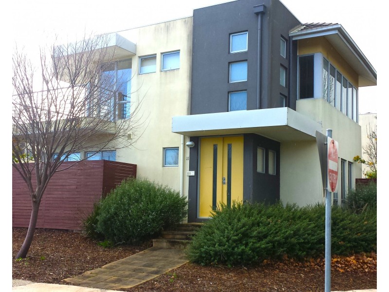 11/2 THE ENTRANCE, Pakenham VIC 3810