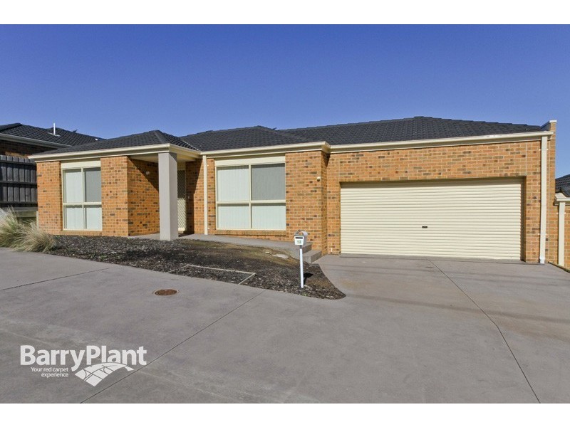 12/18 Ben Drive, Pakenham VIC 3810