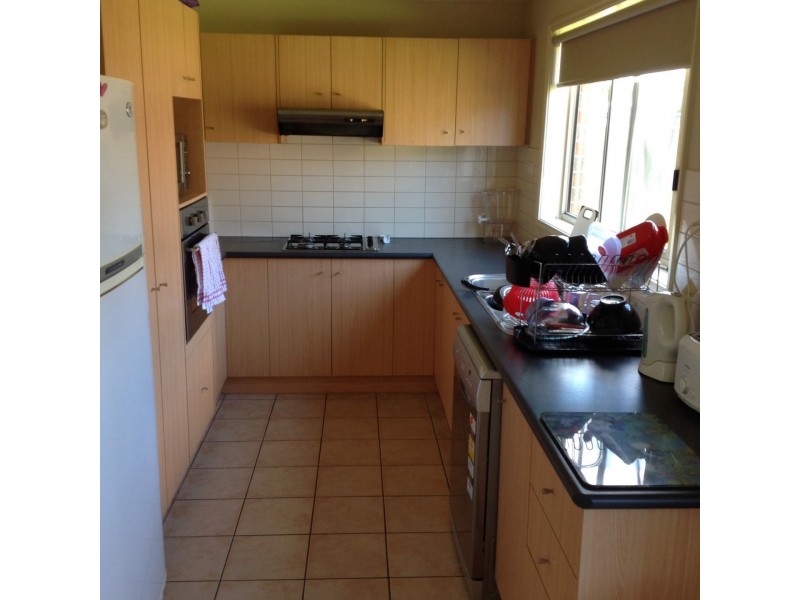 27/36 Hennessy Way, Dandenong North VIC 3175